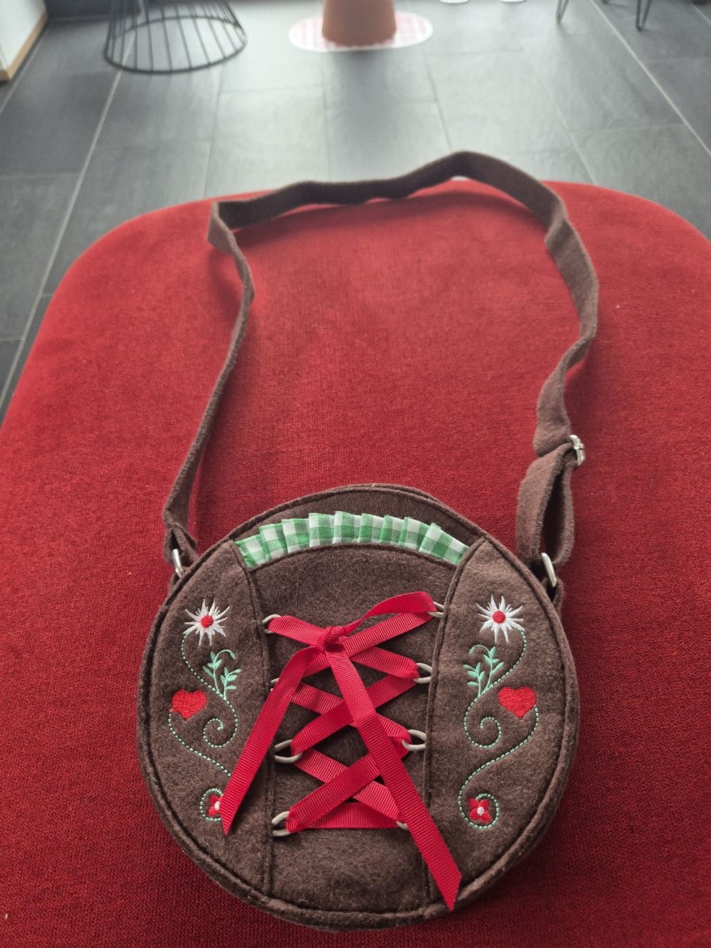 Borse da donna: Oktoberfesttasche – Usato da Würenlingen venduto da kuh33