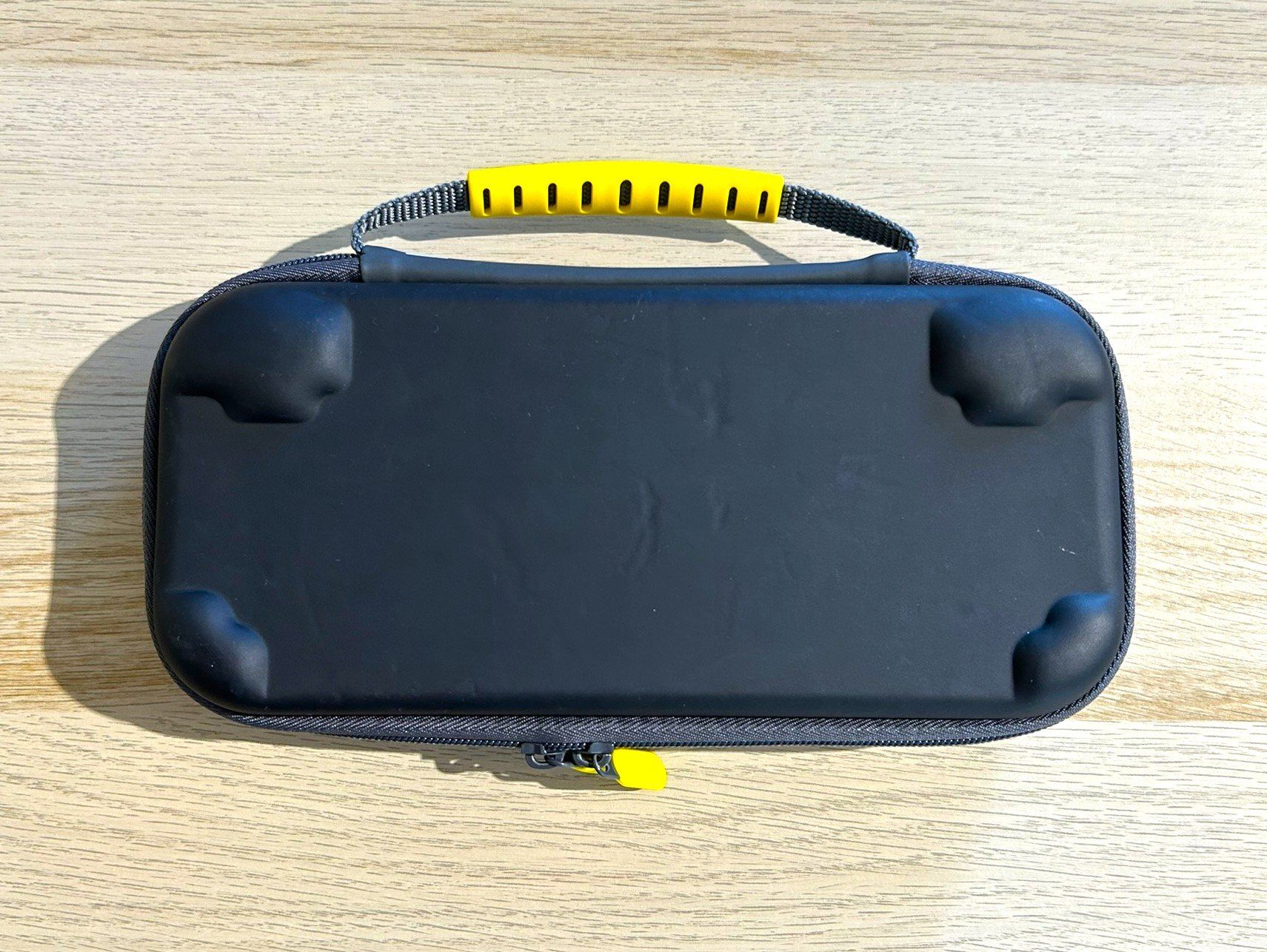 Nintendo Controller: Nintendo Switch Case Pokemon Pikachu – Usato da St. Gallen venduto da Alpine.Arcade 1