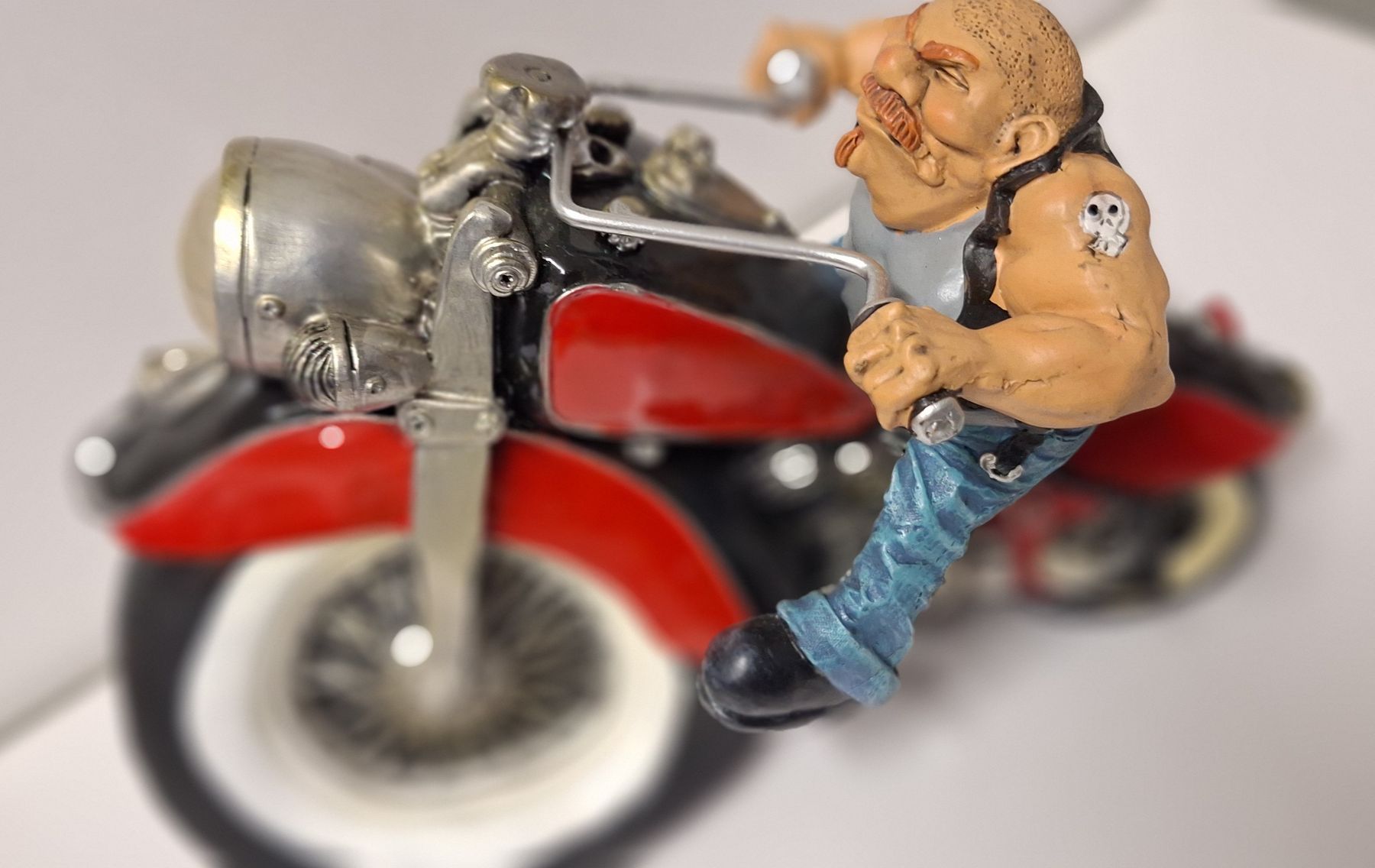 Statuette: Biker Figur mit Kässeli – Nuovo (secondo la descrizione) da Brugg AG venduto da bacbac5757 2