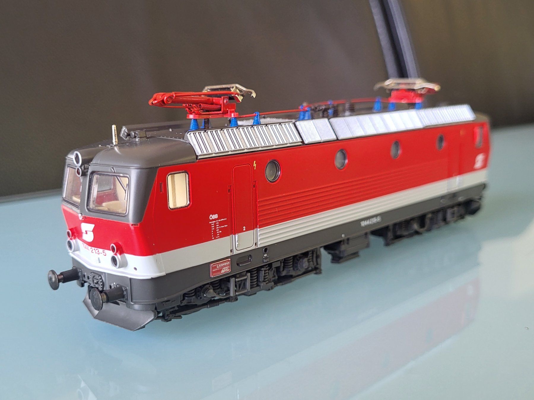 Roco Modelleisenbahnen: H0 ROCO ÖBB 1044 213-5 – Neu (gemäss Beschreibung) aus Oberburg von sensetal 1