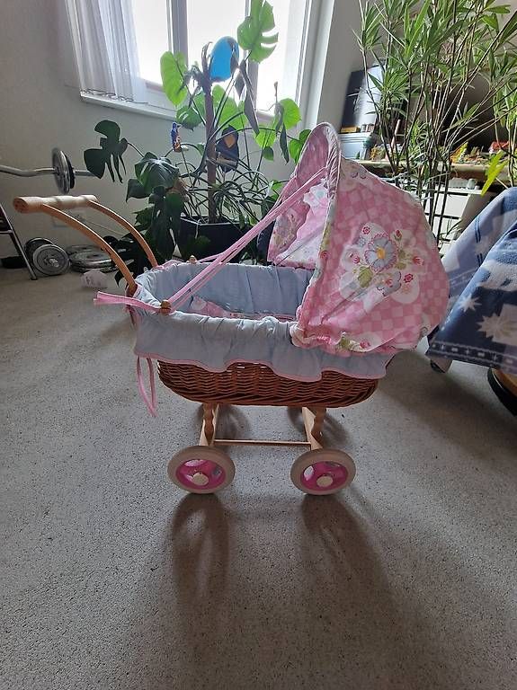 Carrozzine per bambole: Geflochtener Puppenwagen – Usato da Würenlingen venduto da Nicole3671