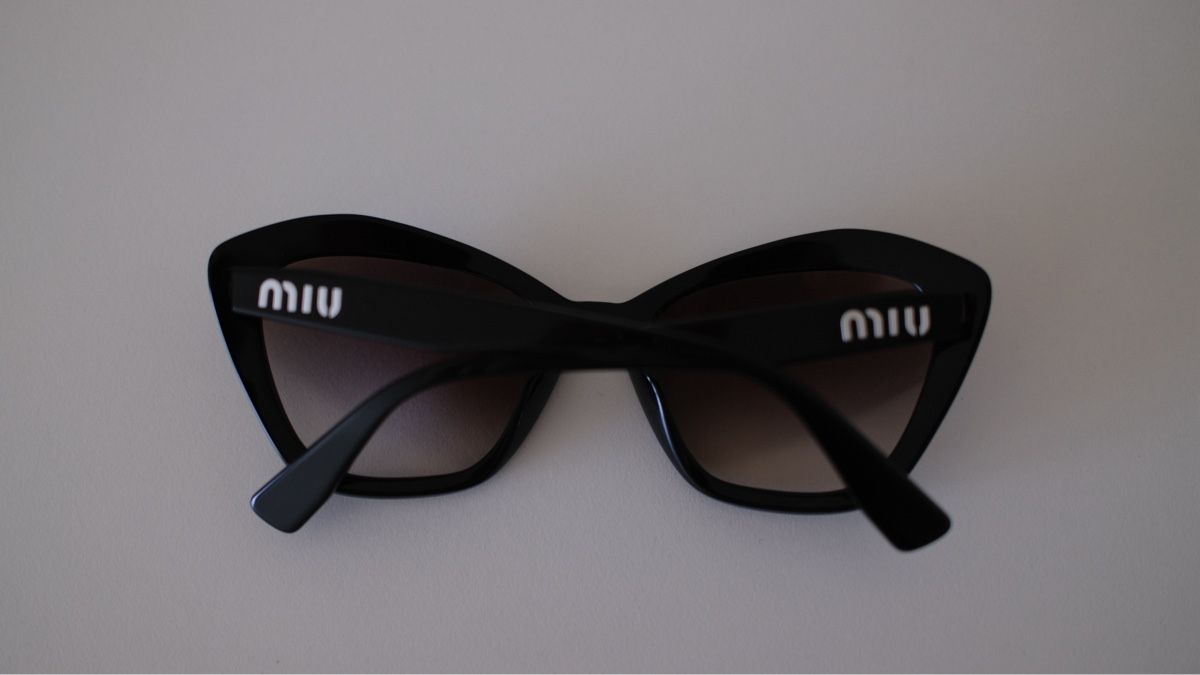 Miu Miu Occhiali & Lenti: Miu Miu Cat-Eye Sunglasses – Nuovo (secondo la descrizione) da Schliern b. Köniz venduto da naz_jg6s 1