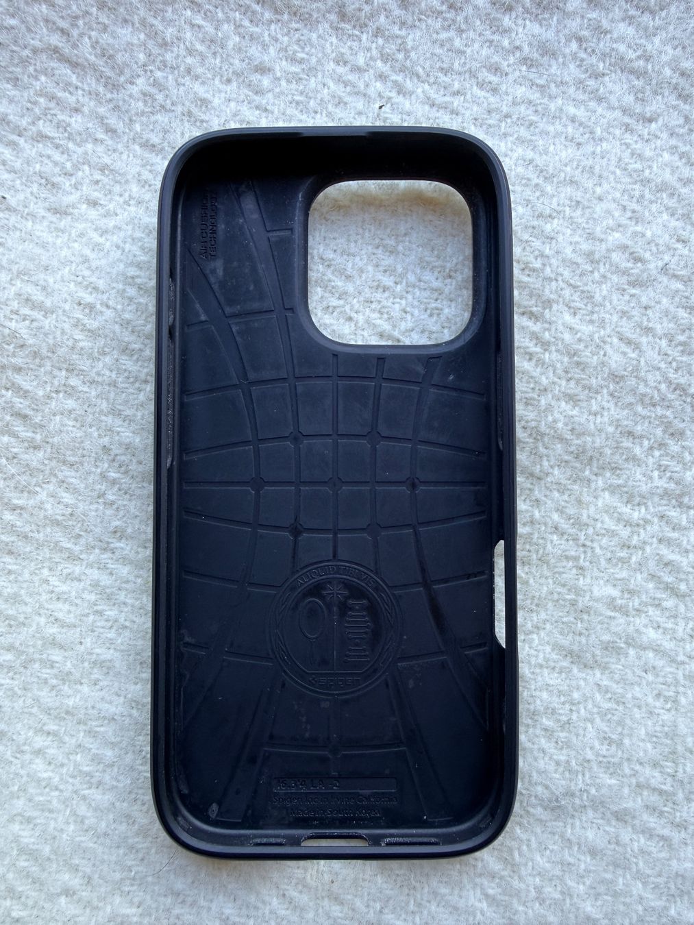 Spigen Coques & Protection écran: Spigen iPhone 16 Pro Liquid Air Hülle – D'occasion à Celerina par KXZ 1