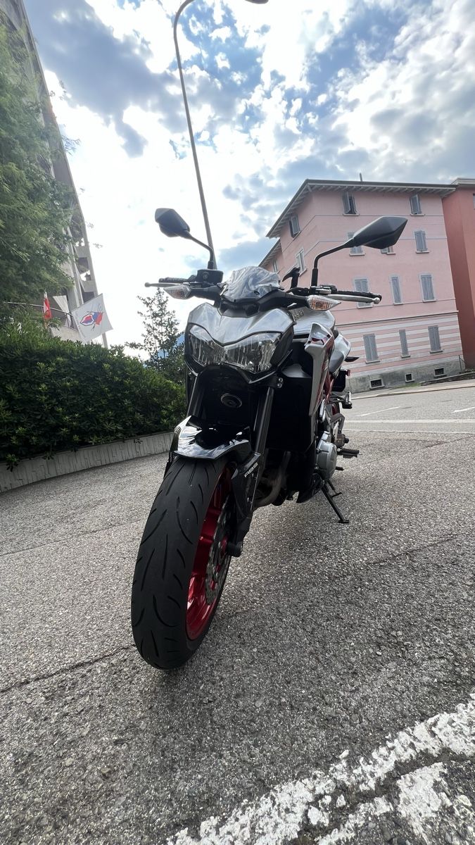 Kawasaki Strasse: Kawasaki Z900 ABS 35 kW – Gebraucht aus Lugano von Ricky29 3