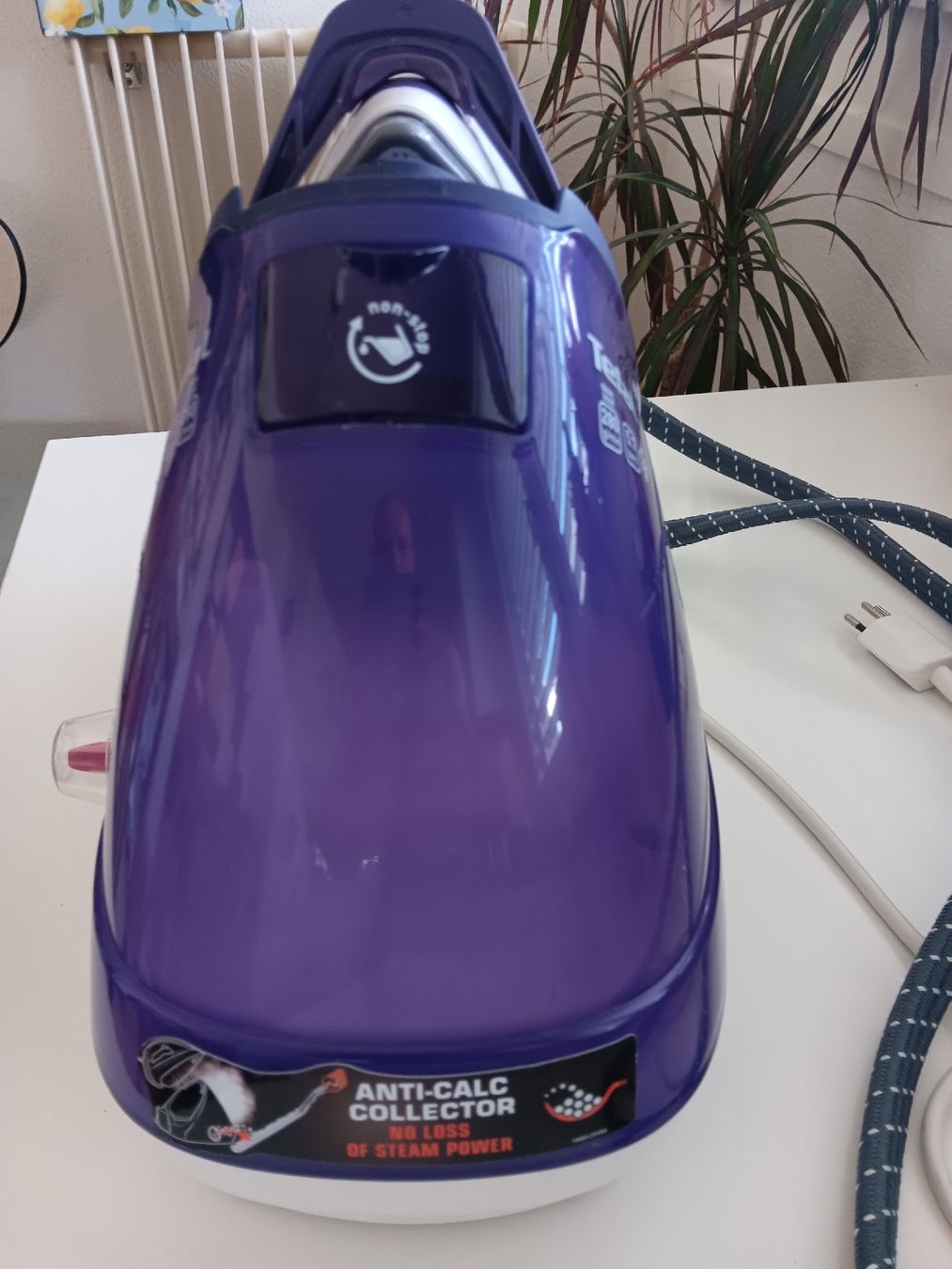 Tefal Bügeleisen: Tefal Express Compact Easy Steam Generator Iron – Gebraucht aus Versoix von lpid69 3