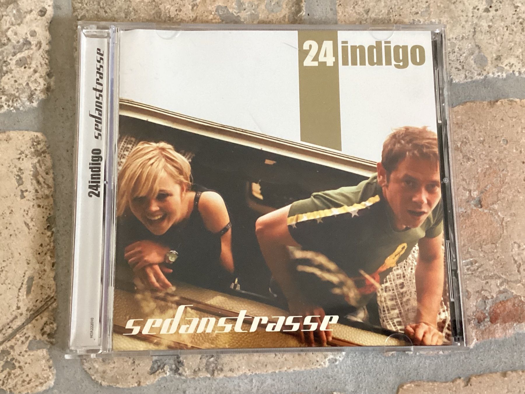 CDs: 24 indigo, Sedanstrasse, – Gebraucht aus Mörschwil von Monzar