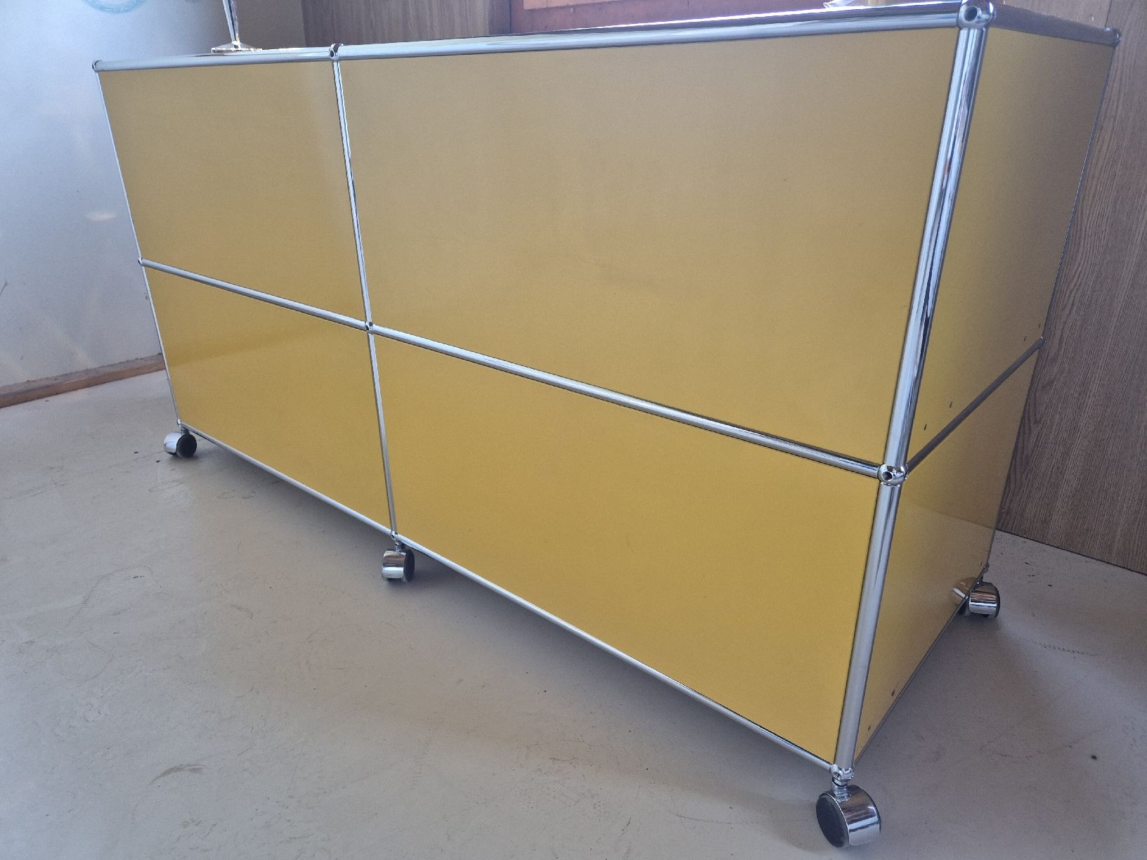 Cassettiere: USM HALLER HIGHBOARD VINTAGE GELB – Usato da Urtenen-Schönbühl venduto da swan777 7
