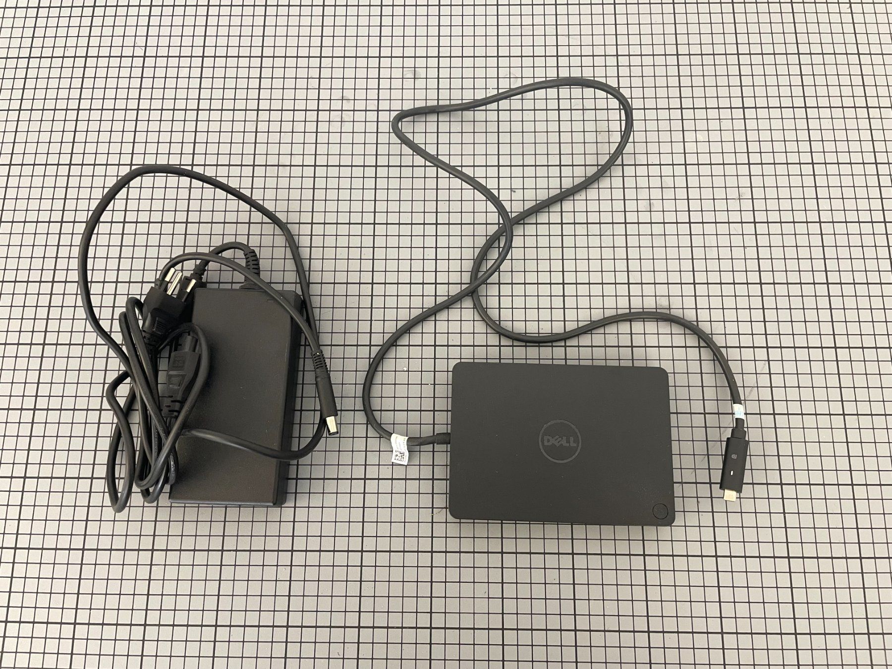 Dell Dockingstation: Dell USB C Dock WD15 180W – Gebraucht aus Zürich von florian.kilian