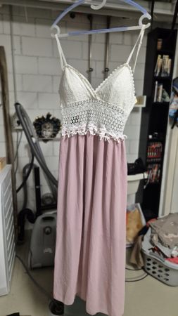 Kleid Aiki Keylook Grösse L Rosa Weiss Spitze neu