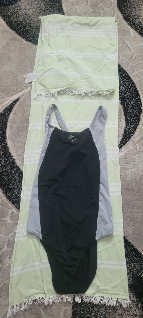Maillots de bain & Bikinis: Serviette en coton& 2 Bas de bikini taille 3XL/Neuf – Neuf (Voir description) à Vevey par x_y_f 7