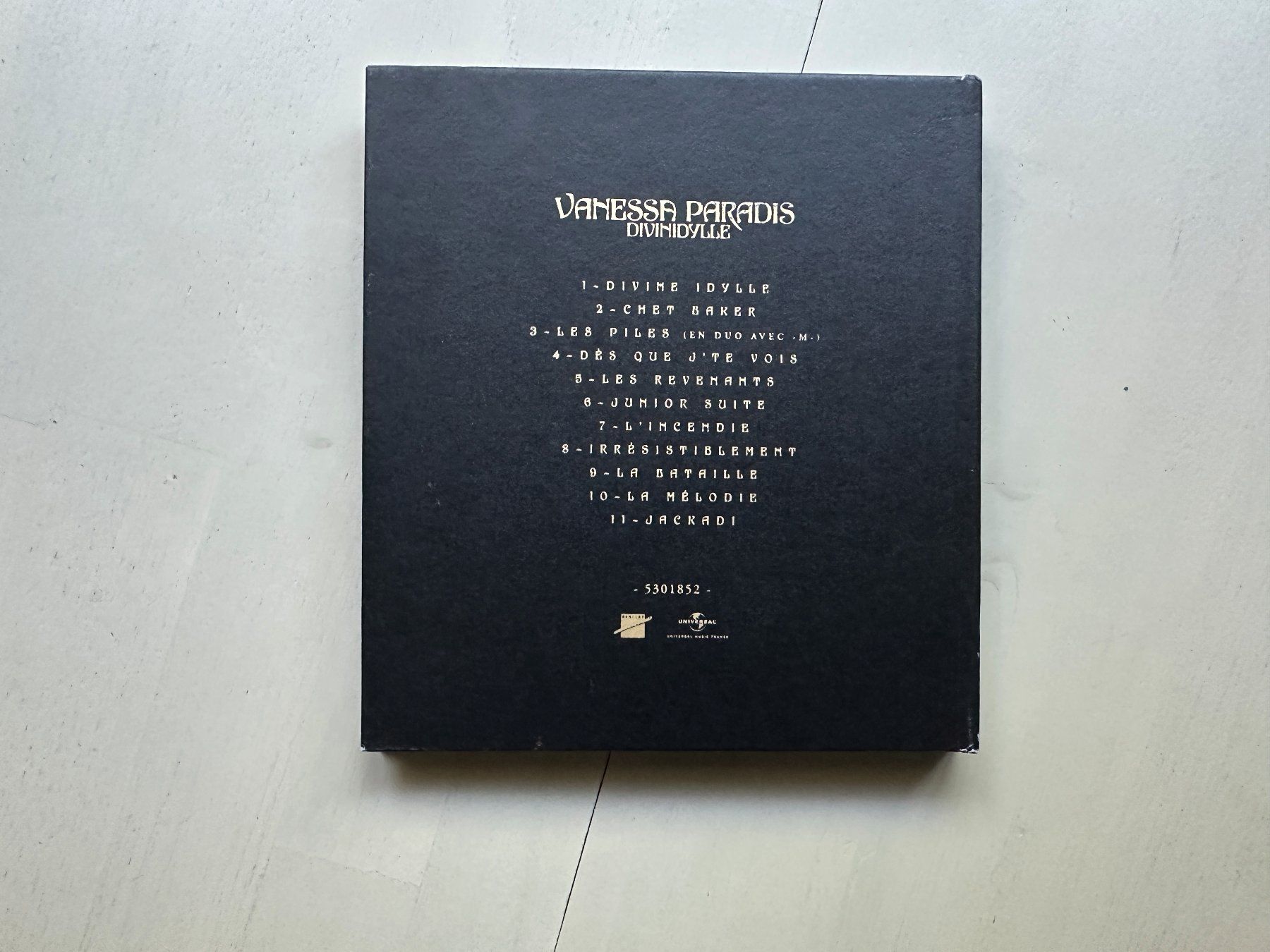 CD: VANESSA PARADIS tolle Divihidylle CD Digipack Limited Editio – Usato da Basel venduto da Partridge 2