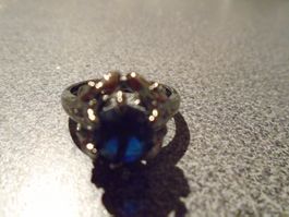 Ring antrazit, schwarz/blauer Stein