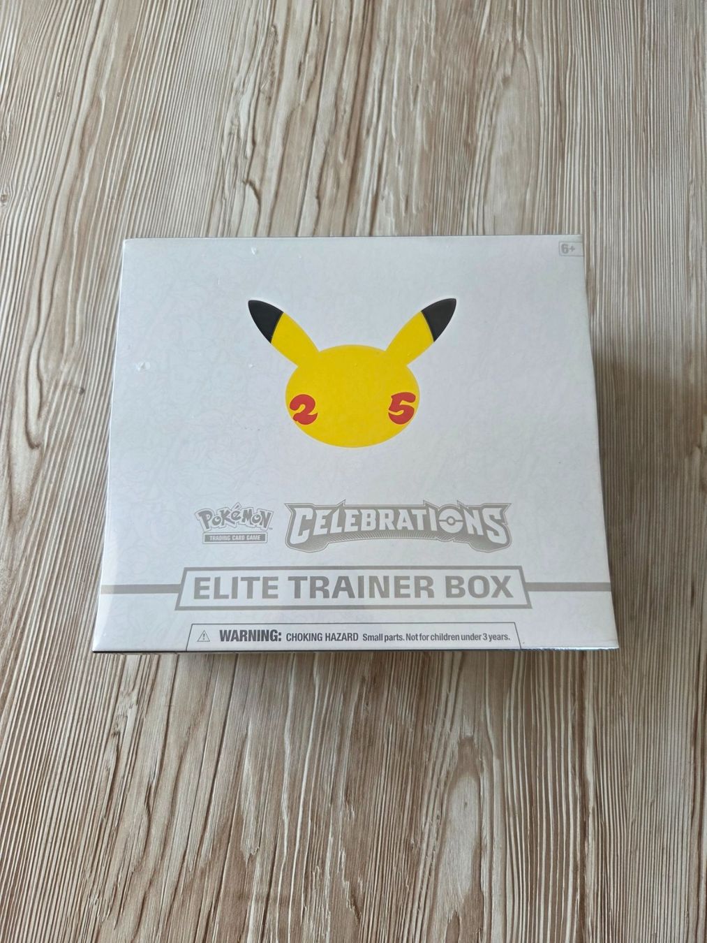 Pokémon Carte collezionabili: Pokémon 25th Anniversary Celebrations ETB – Nuovo e nell'imballaggio originale da Courroux venduto da Desaleo