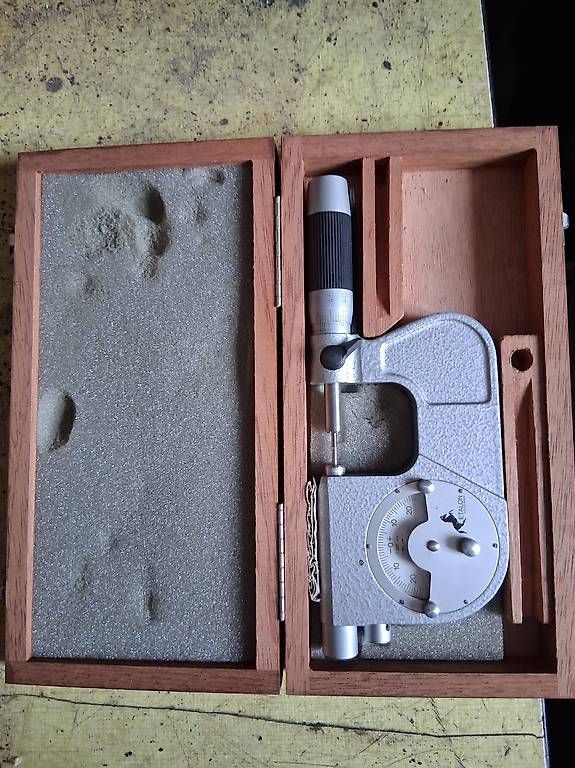 Messen: Micromètre à indicateur – Gebraucht aus Le Locle von los_ws58