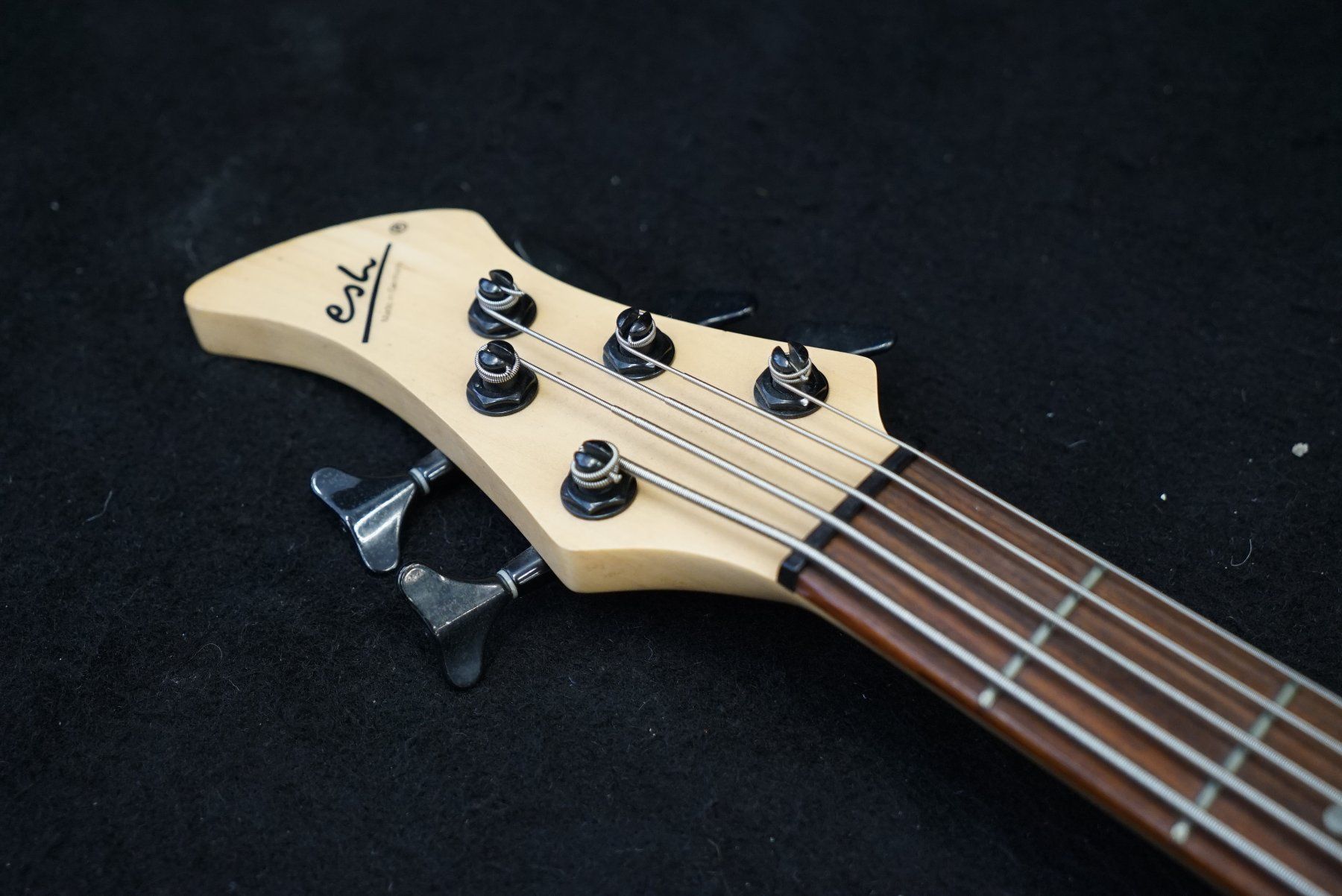 Musikinstrumente: ESH Hero 5 String Bass schwarz mit Bag – Gebraucht aus Ortschwaben von Musictrade 5