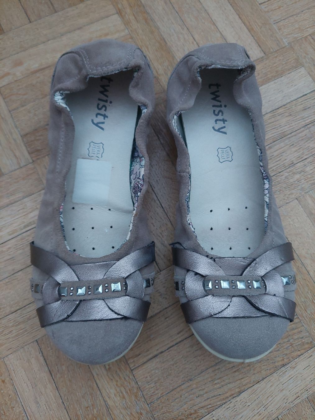 Scarpe per ragazze: Twisty Ballerinas, Grau, Grösse 33 – Usato da Flims Dorf venduto da Truemorish