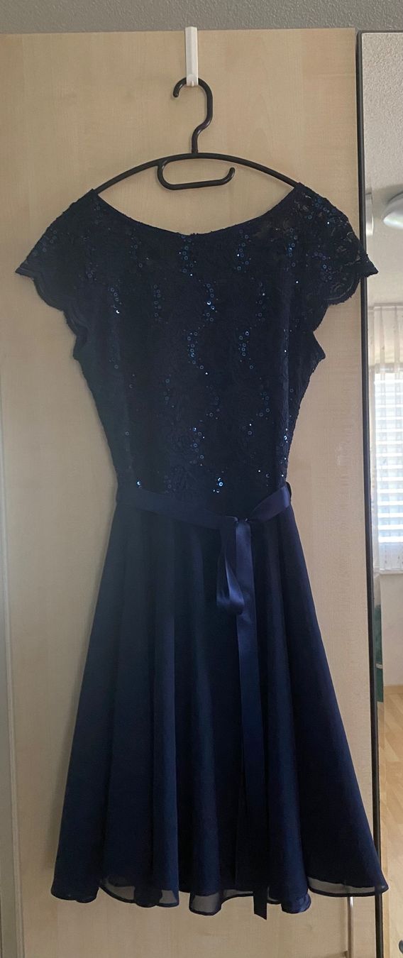 Robes: Kleid – D'occasion à Waltenschwil par Tracy68
