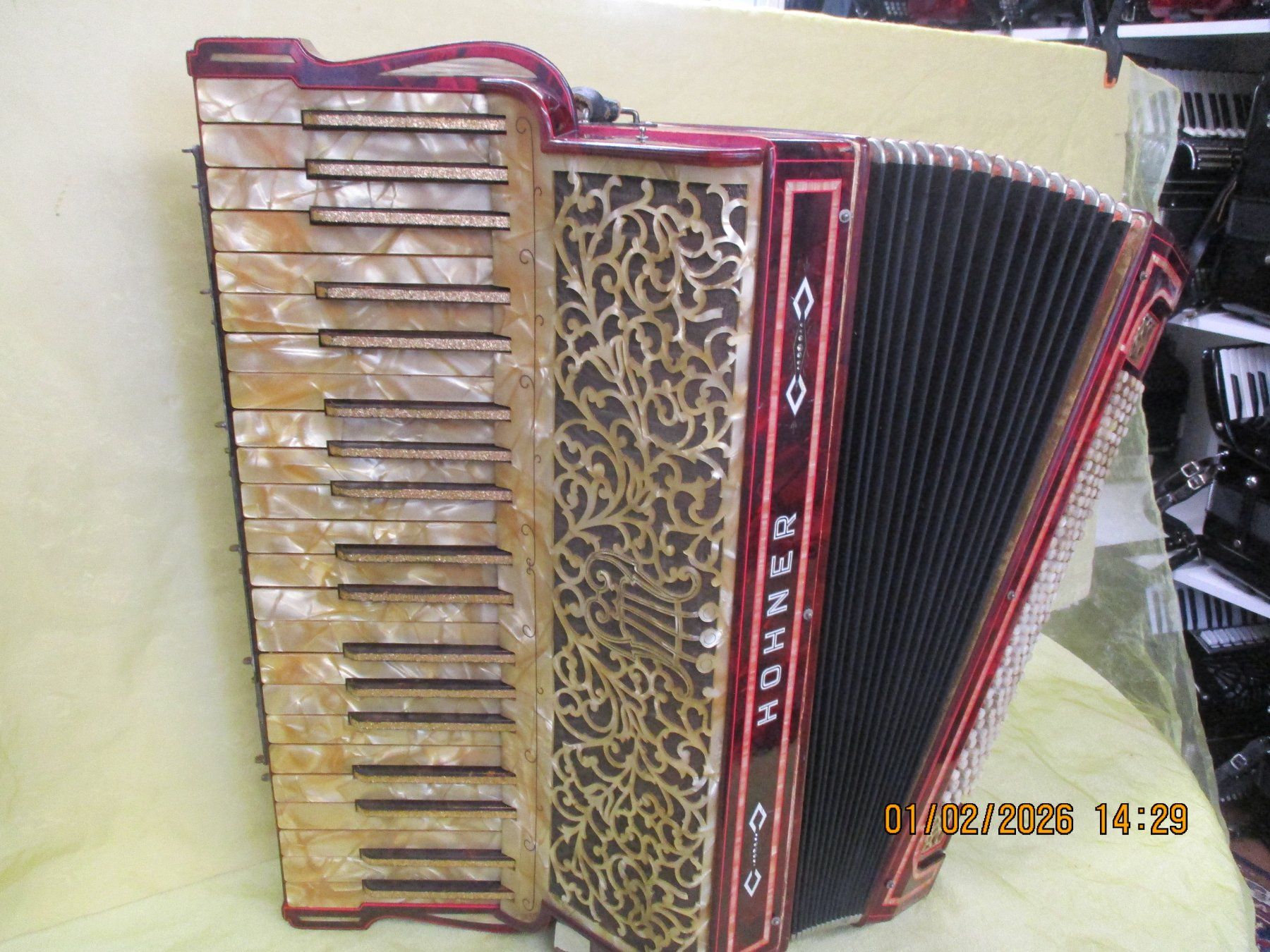 Hohner Musikinstrumente: Akkordeon Hohner Morino 5555 – Gebraucht aus Jegenstorf von Oktavio 2