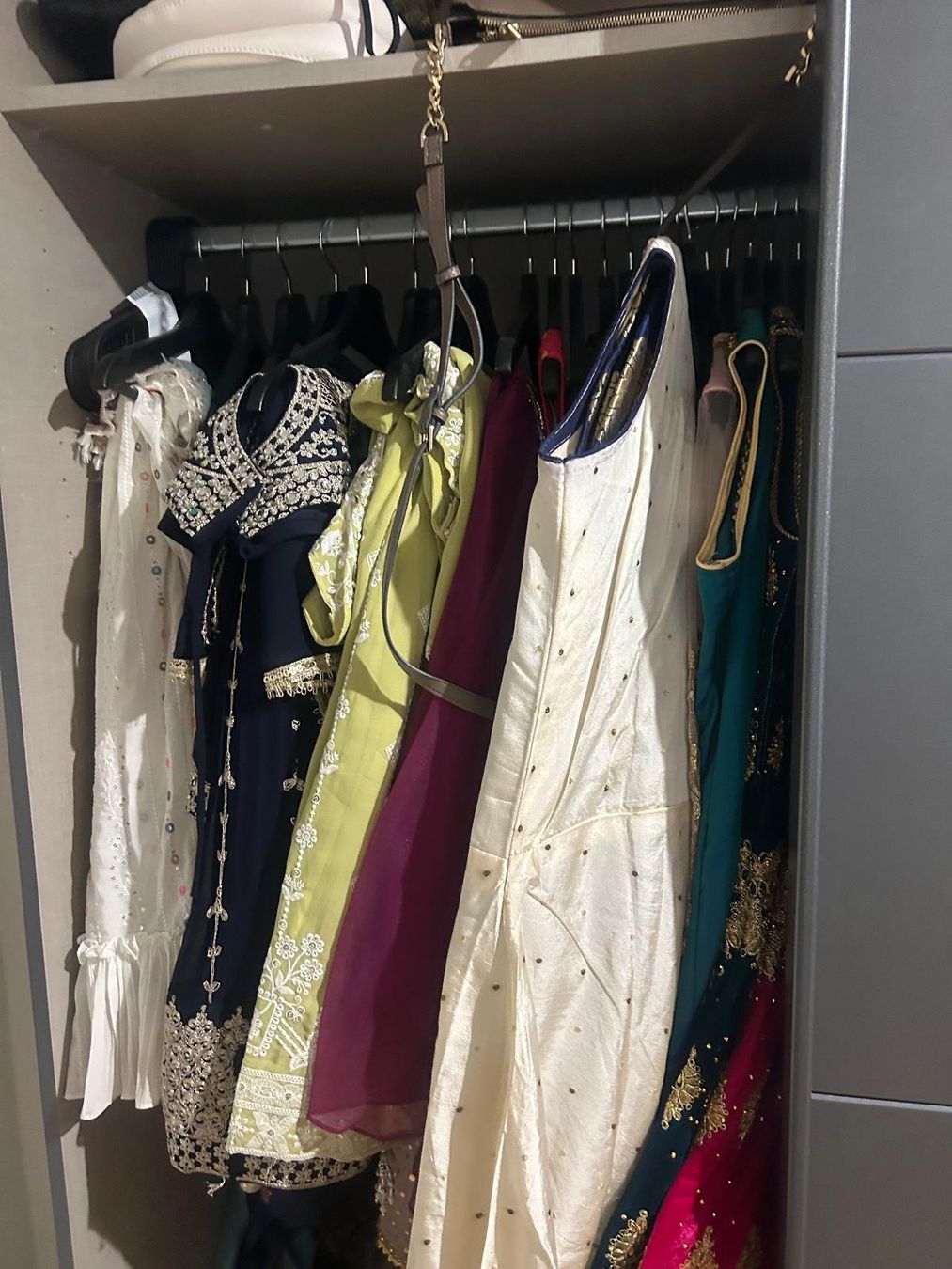Conforama Armadi: Schwarzer Schrank zu verkaufen – Usato da Jegenstorf venduto da nis_mnd2 5