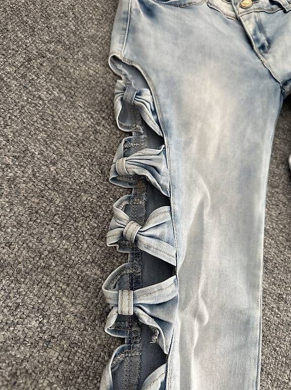 Jeans: Damen Jeans Gr. M  Hellblau mit Rüschen – Usato da Arnegg venduto da lar_v5qm 3