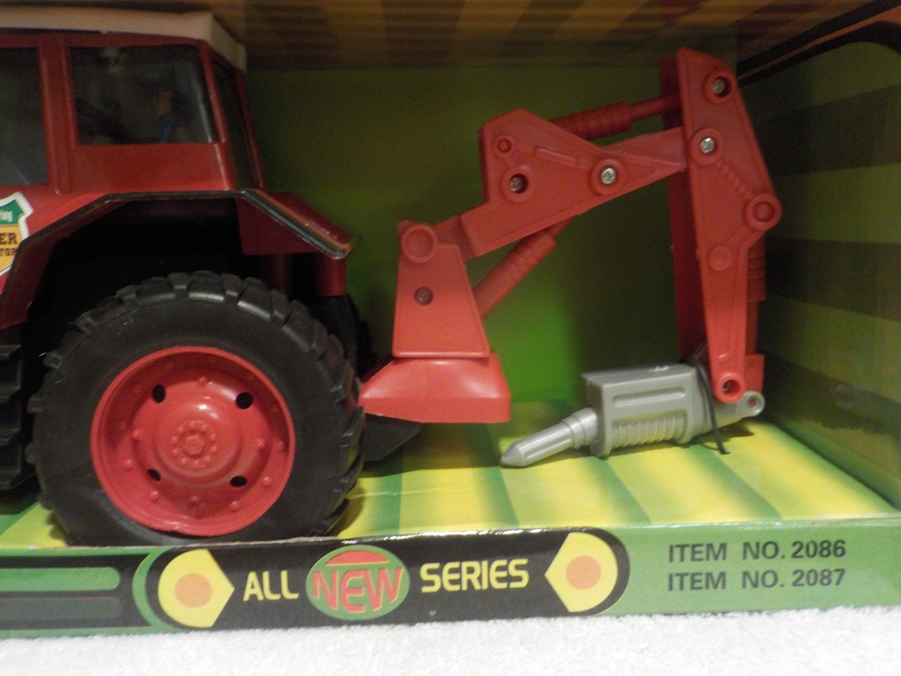 Trattori: Roter Farm World Arbits Traktor mit zubehör – Nuovo e nell'imballaggio originale da Bülach venduto da Freieck 3