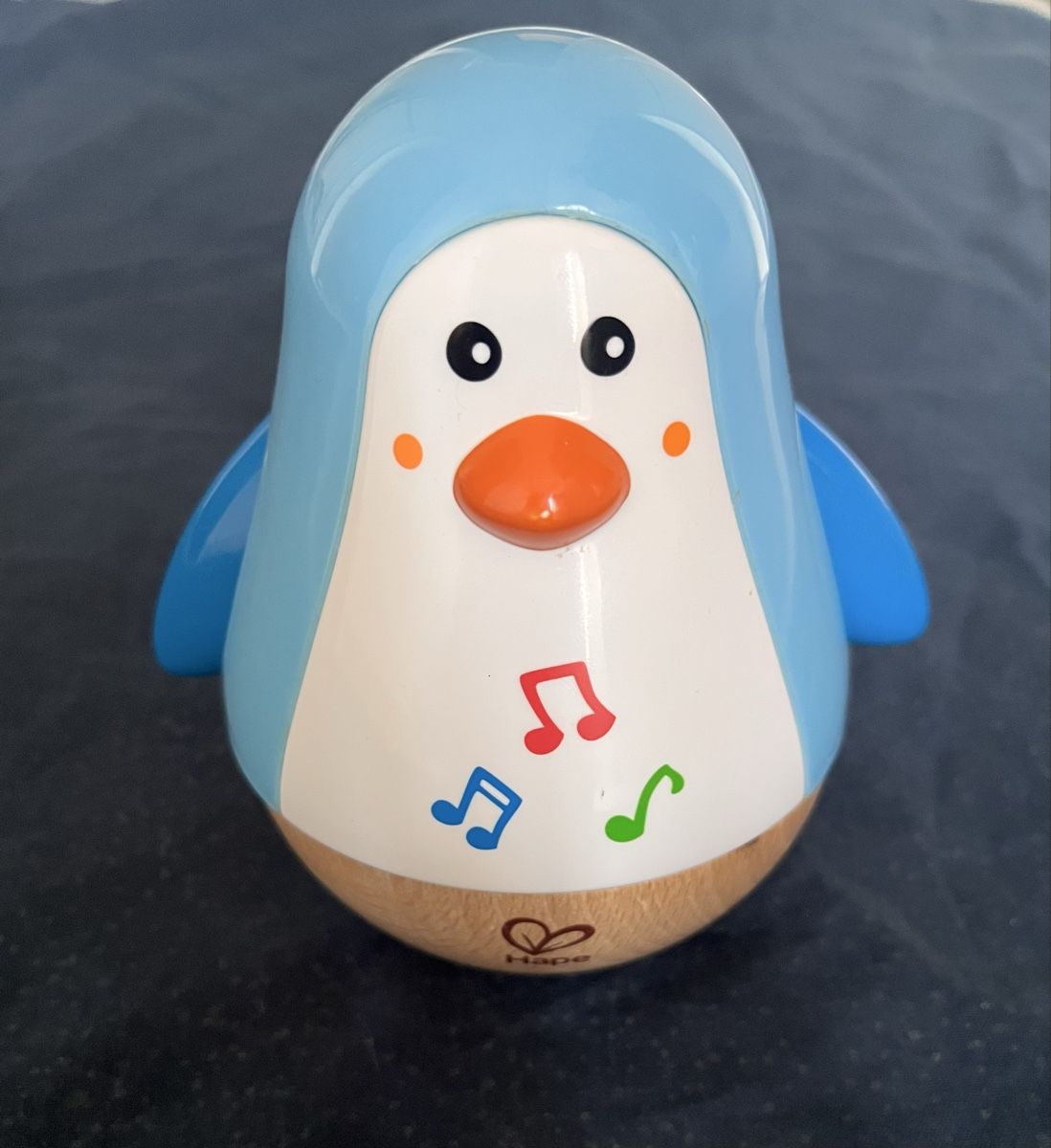 Hape Giocattoli: Stehauf Pinguin von Hape – Usato da Triboltingen venduto da zimtsterndli5