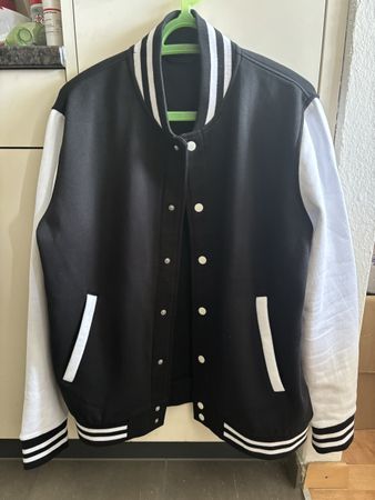 Neue College Jacken Grösse L und XL