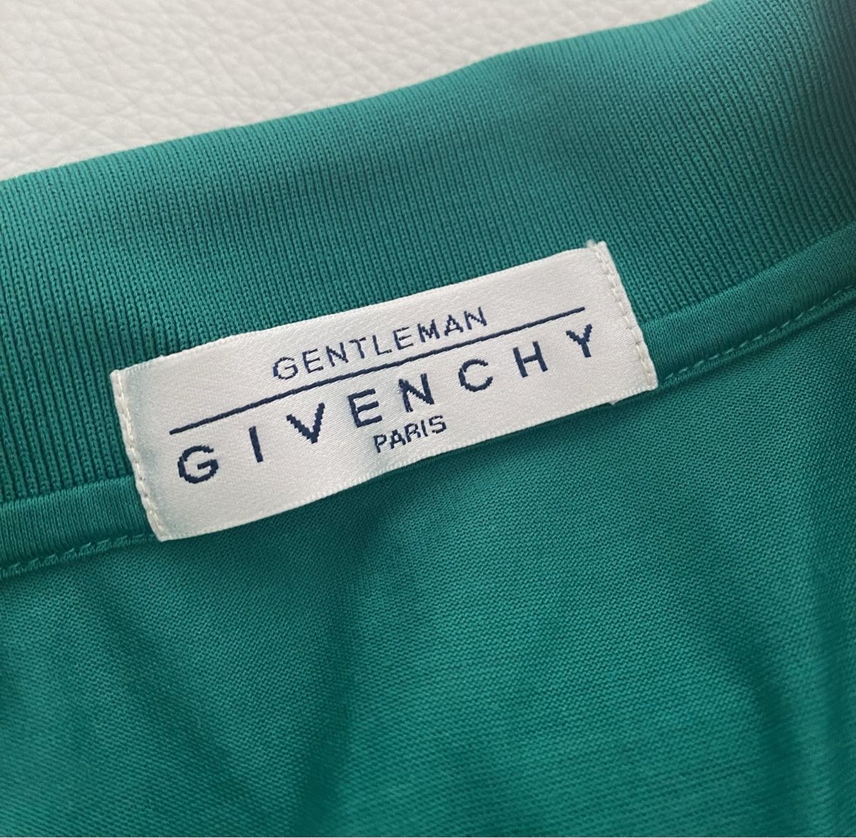 Givenchy Polo-Shirts: GIVENCHY Paris Polotshirt – Gebraucht aus Opfikon von Luis144 4