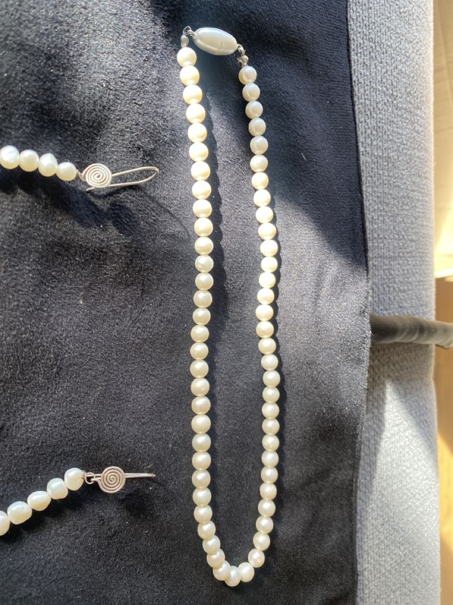 Altri gioielli: Schmuckset Echte Perlenkette Armband Ohrringe Perlen Weiss – Usato da Läufelfingen venduto da Alles_Garantie 4