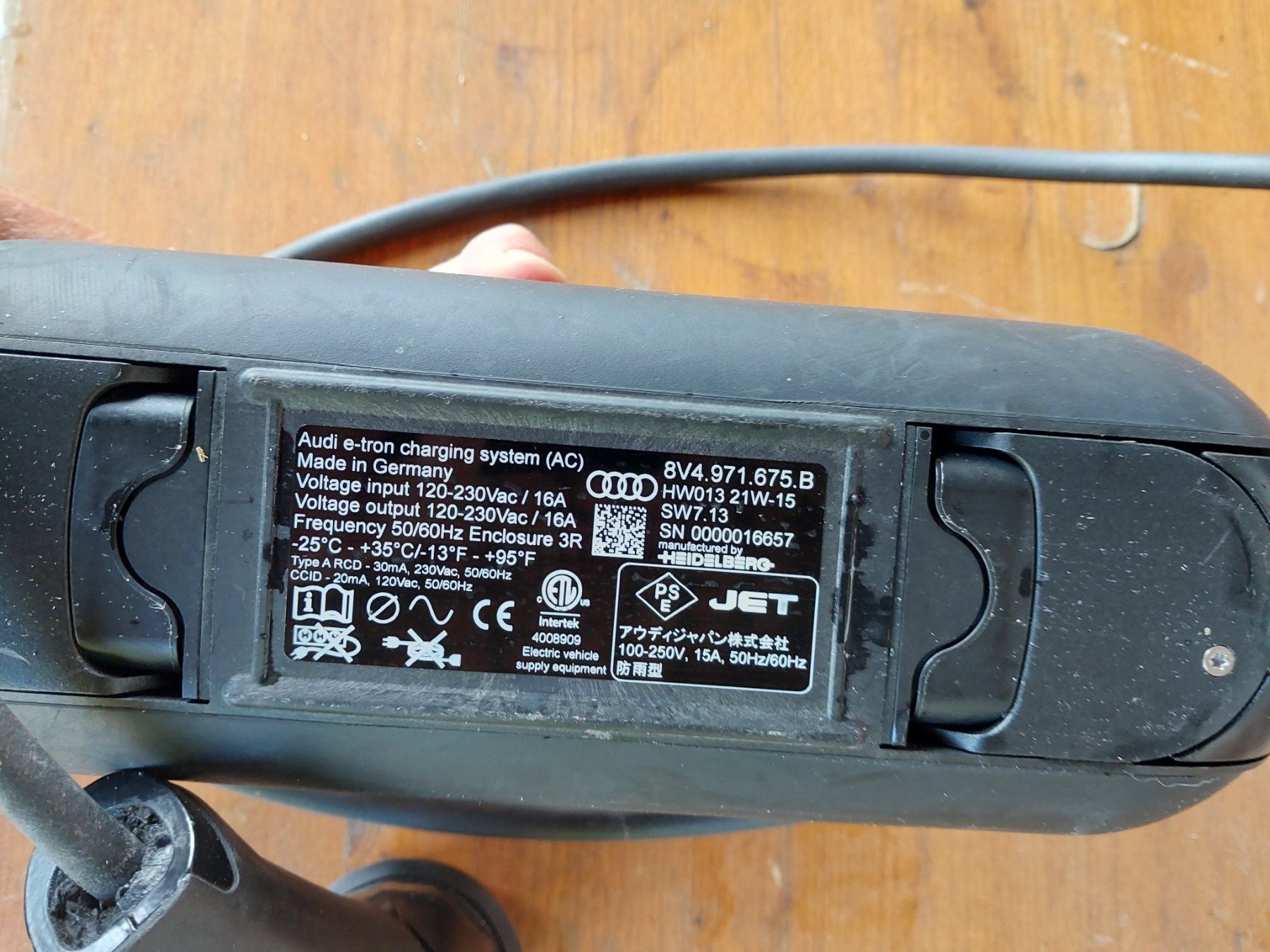 Batterie-Ladegeräte: Mobiles Autoladegerät Audi e-tron – Gebraucht aus Oberkulm von subi811 1