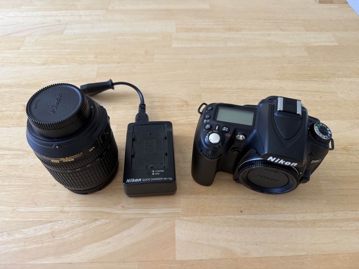 Nikon Kamera: Nikon D90 mit Nikkor 18-105mm – Gebraucht aus Giswil von urr_7c5j 2
