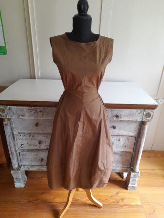 Kleid in Italien gekauft . Neu und ungetragen . Baumwolle .