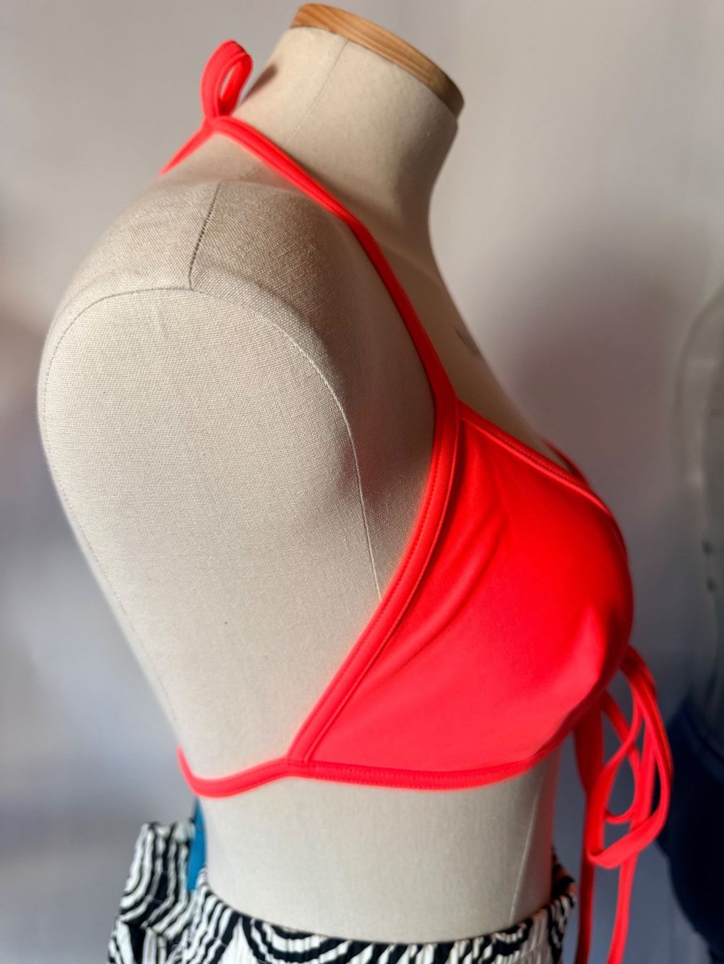 Sloggi Costumi da bagno & Bikini: SLOGGI, Bikini-Top HOT SOMMER, Grösse L, Farbe Pink – Nuovo e nell'imballaggio originale da Rudolfstetten venduto da gst_g7xl 3