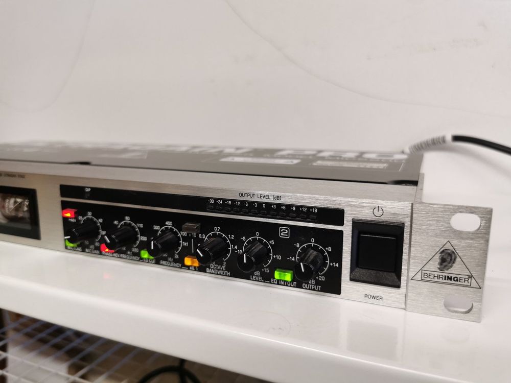 Behringer Tube Preamp MIC2200 Kaufen auf Ricardo
