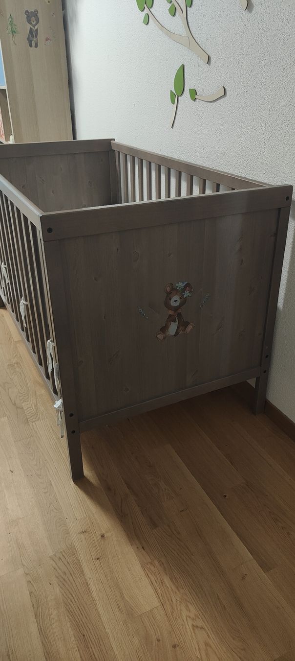 Ikea Letti: Babybett Ikea mit Matratze – Usato da Wil SG venduto da divadeluxe 1