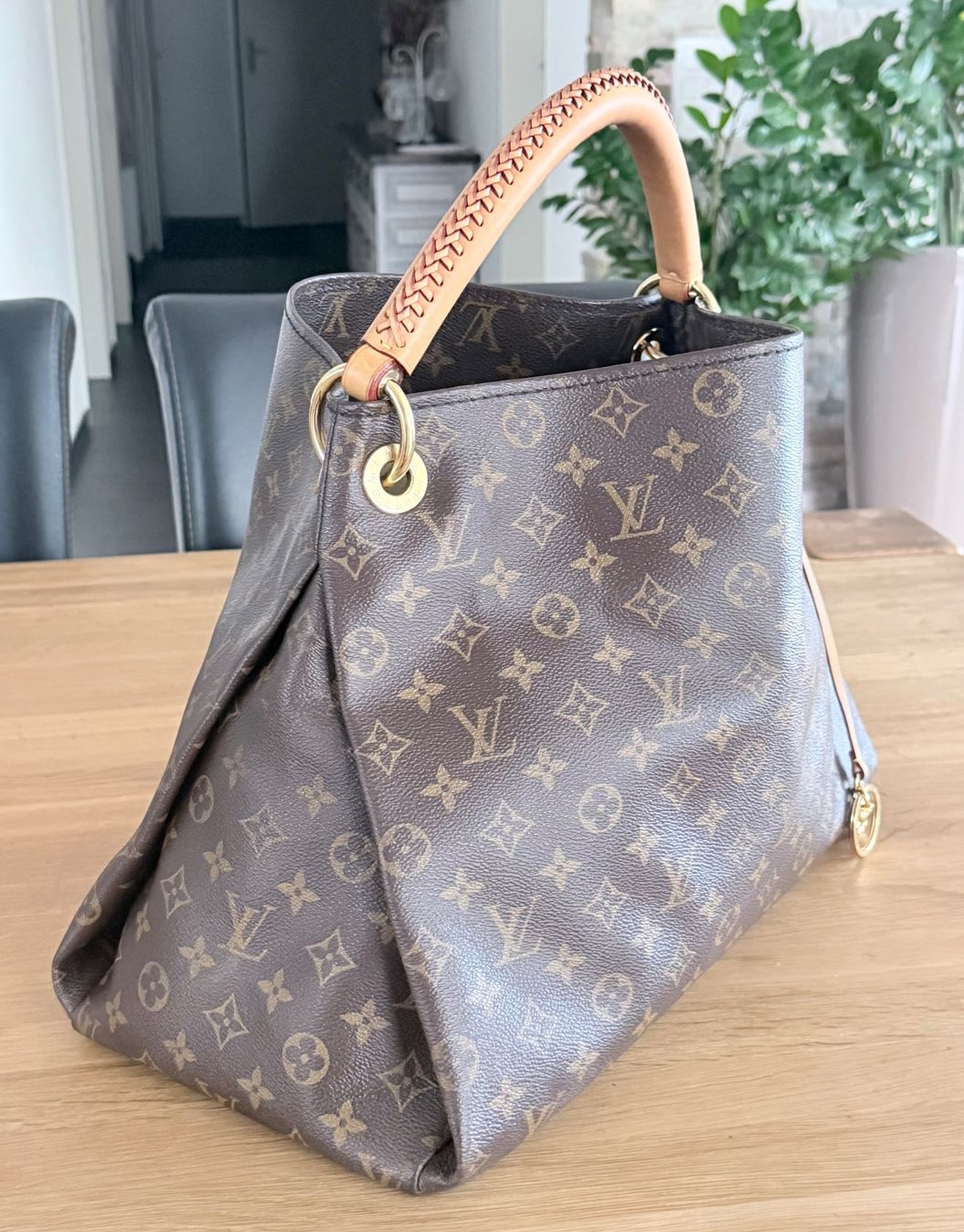 Louis Vuitton Borse da donna: Louis Vuitton Artsy – Usato da Reinach AG venduto da BisMad3 3