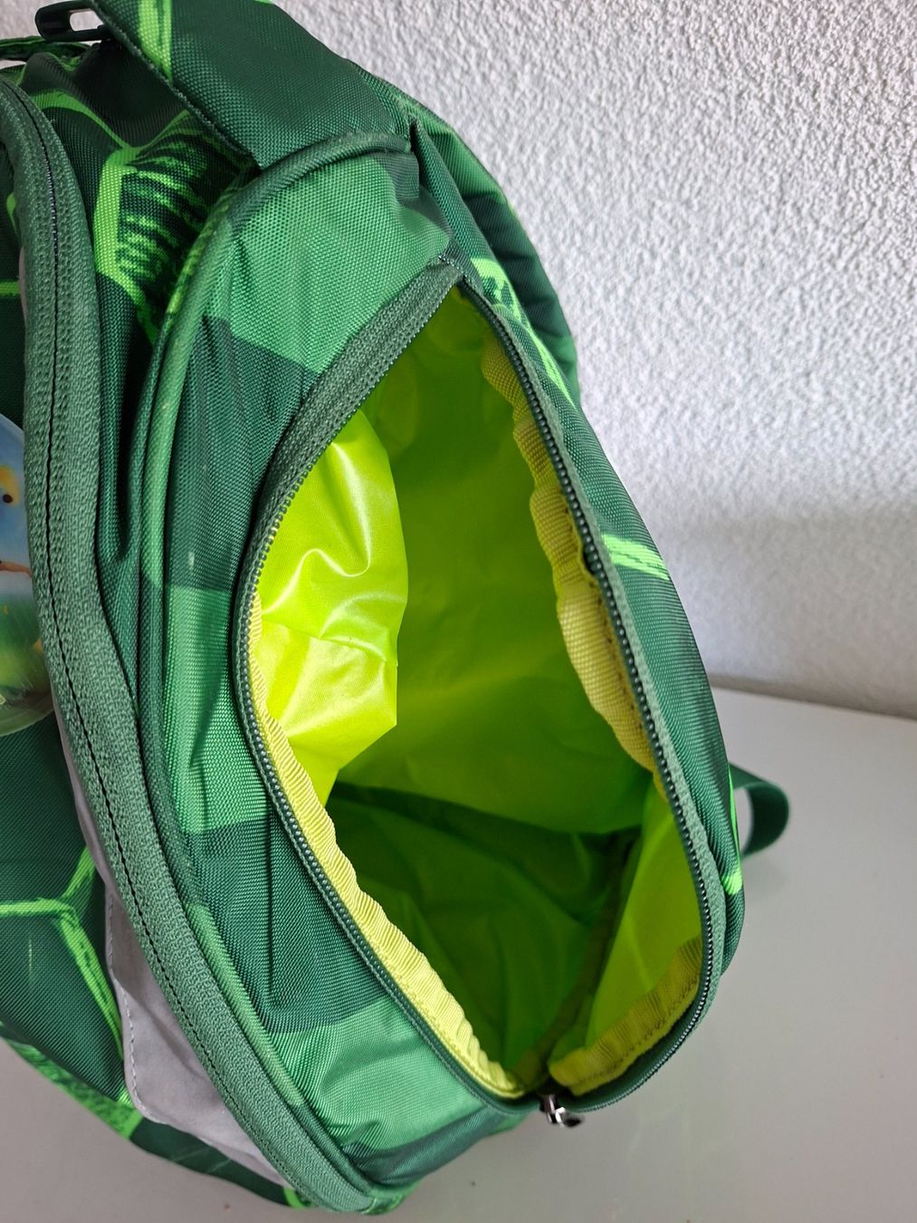 Ergobag Borse & Zaini: Schulsack von Ergobag mit dazugehörigem Turn-Rucksack – Usato da Birsfelden venduto da eliot08 8