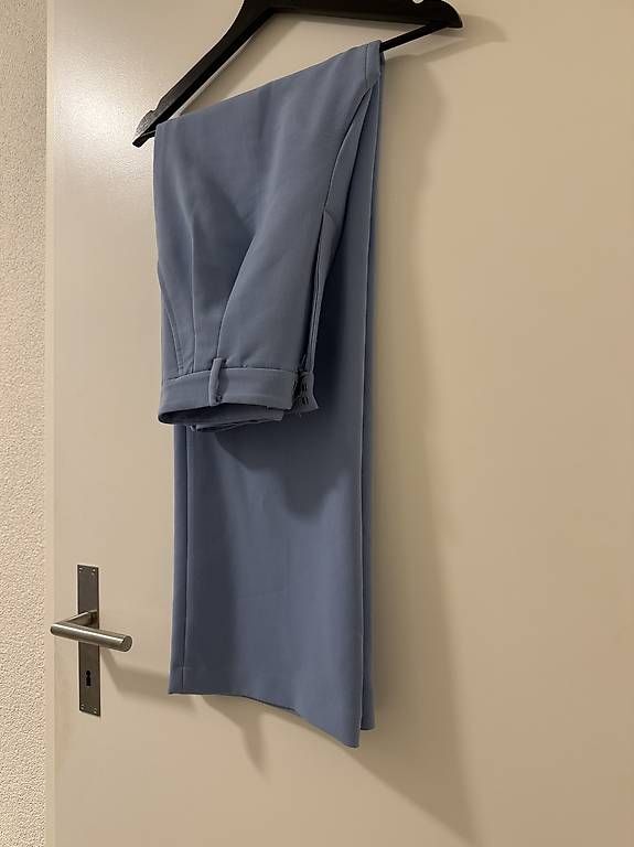 Costumes: Zara Anzug hellblau, Grösse S eher M – D'occasion à Bern par fab_tx65 4
