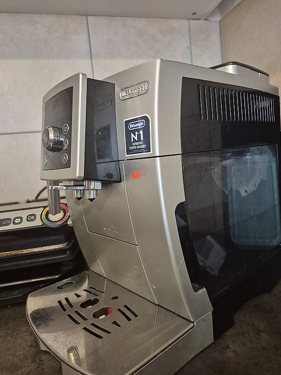 De'Longhi Kaffeemaschinen & Espressomaschinen: DeLonghi Kaffeevollautomat mit Milchaufschäumer – Gebraucht aus Basel von buk_ppp8 2