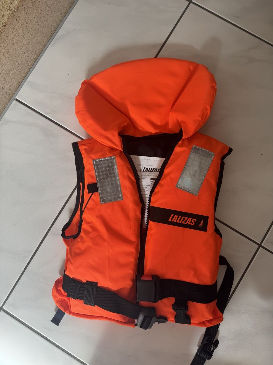 Gilets de sauvetage: Schwimmweste – D'occasion à Tafers par n.stritt
