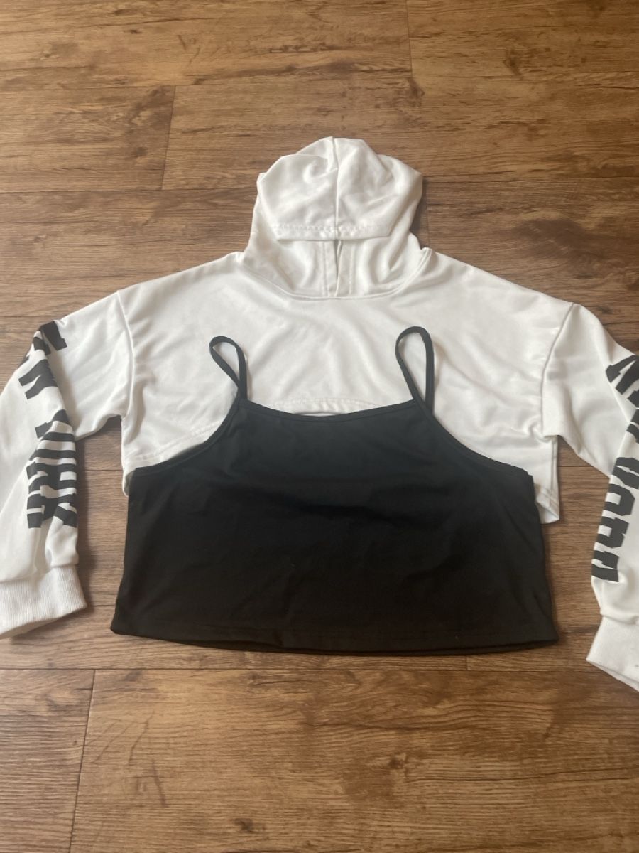 Pullover & Sweatshirts: Pullover mit Crop-Top  – Neu (gemäss Beschreibung) aus Unterseen von Panini56