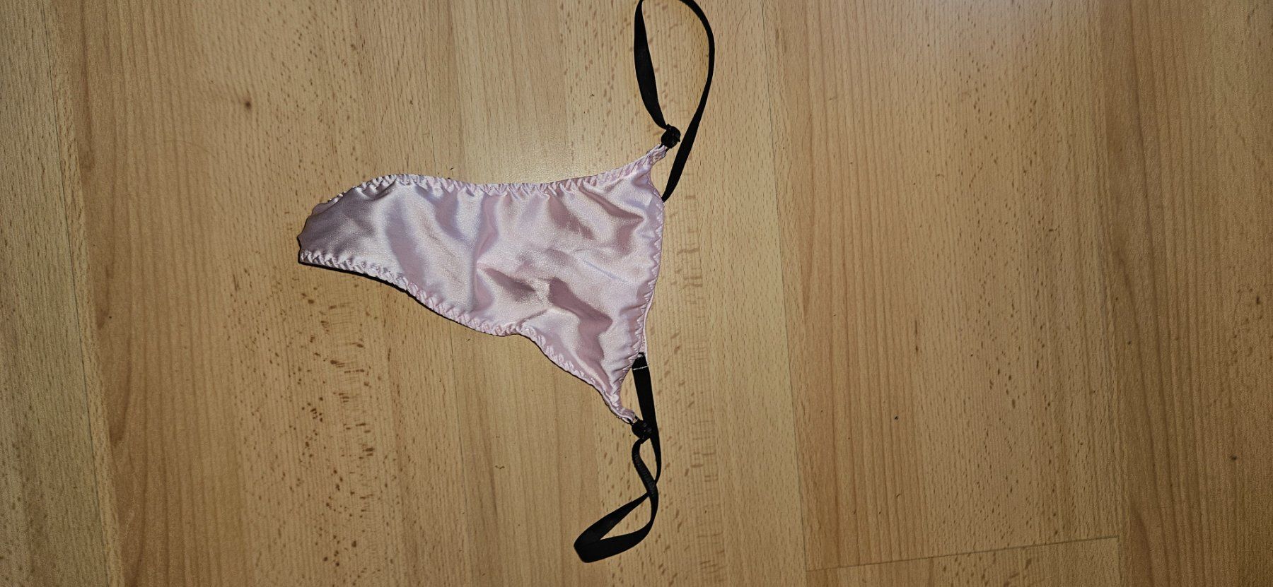 Altra biancheria intima: String comme neuf porté 1X  (b). – Nuovo (secondo la descrizione) da Lutry venduto da cha_pbg5