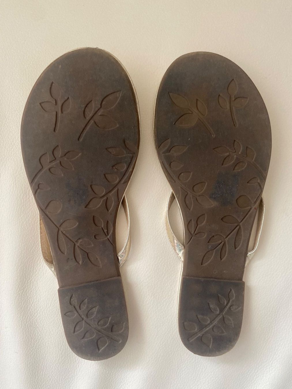 Cube Scarpe da donna: SUMMERTIME - stylische/edle CUBE Flip-Flops, gold, 38 – Usato da Winkel venduto da ferrari2022 6