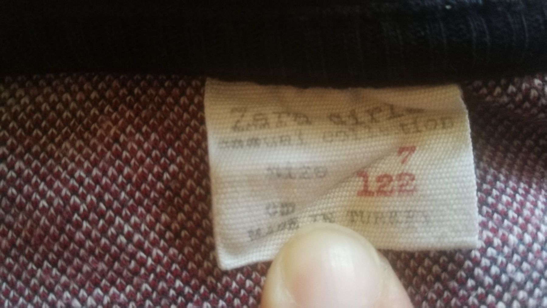 Zara Pulls et sweat-shirts: Pulli kariert Zara Gr122 – D'occasion à Zürich par laude 1