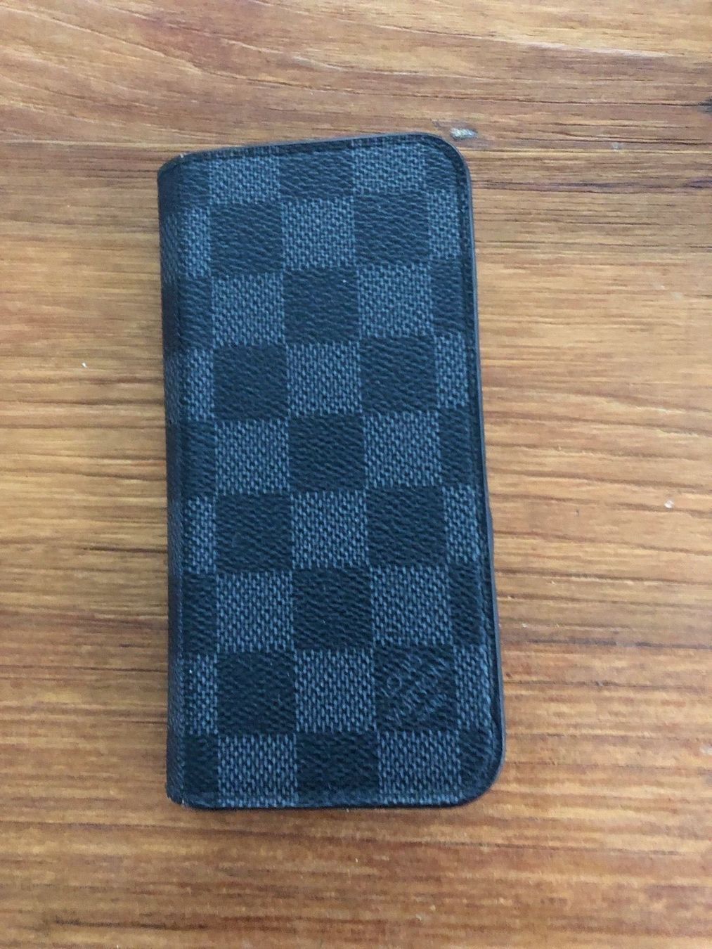 Apple Handys / Smartphones: Louis Vuitton Cover-+ iPhone 6S - 64GB – Gebraucht aus Buchs-ZH von rivella55 2