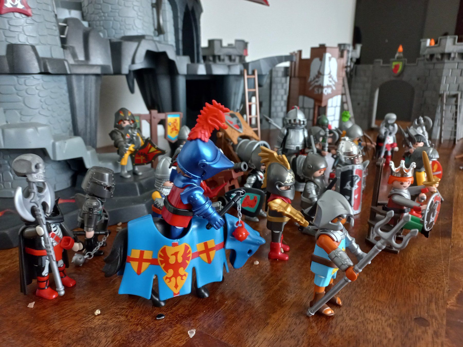 Playmobil Spielzeuge: Playmobil Ritter mit Burgen – Gebraucht aus Lachen SZ von  7