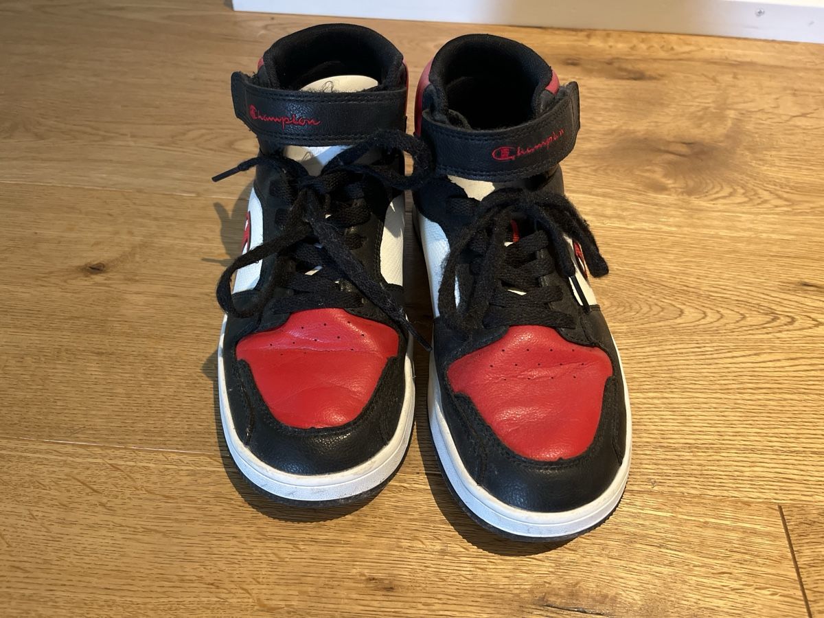 Schuhe für Jungen: Schuhe Grösse 39 – Gebraucht aus Kriens von seifeschale 1