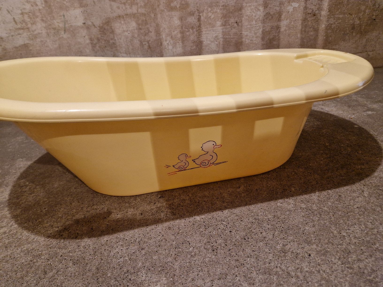 Vasche da bagno: Baby Badewanne(mit Aufsatz) – Usato da Basel venduto da TheThimmins