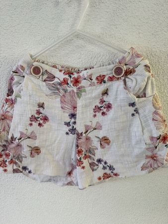 Zara Shorts mit Blumenmuster, Grösse 122