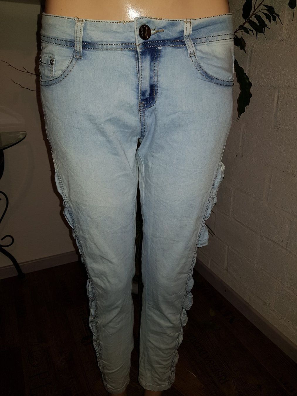 Jeans: REALTY Jeans taille / Grosse S – Usato da Cossonay-ville venduto da Super-Price-Quality 1